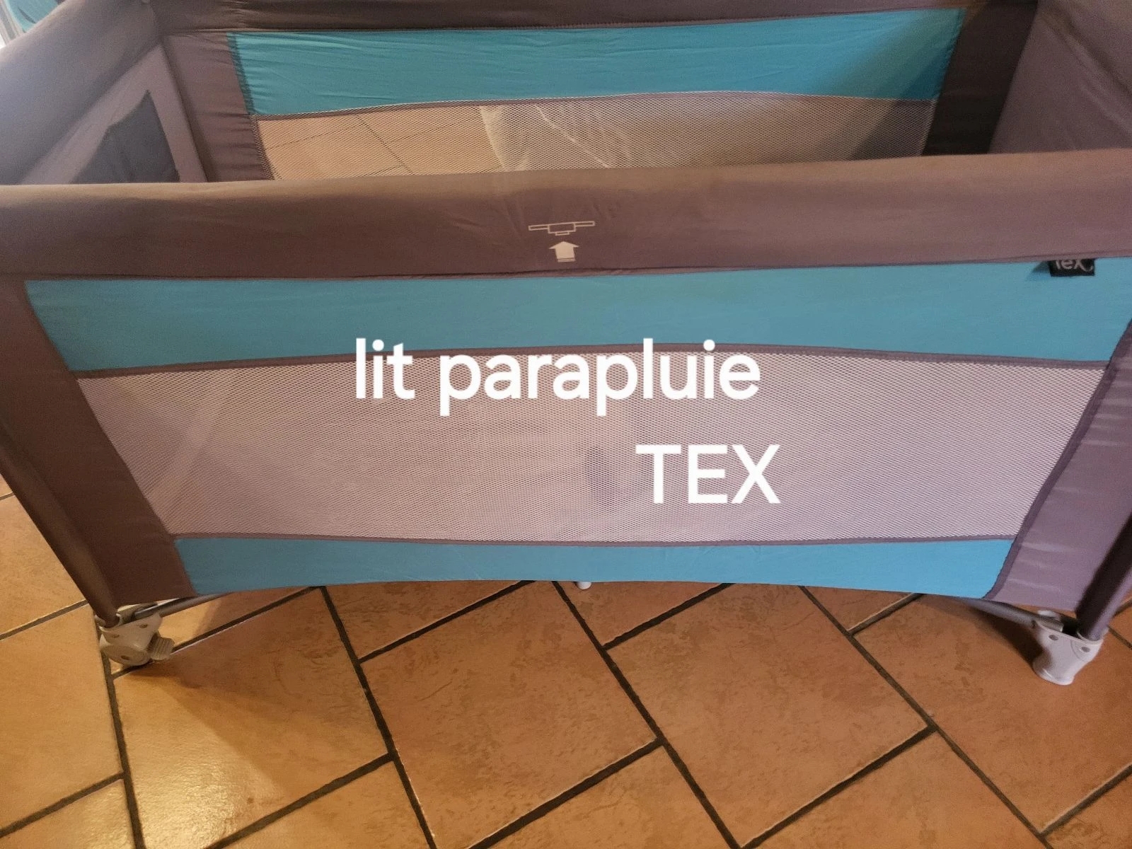 Lit parapluie 
